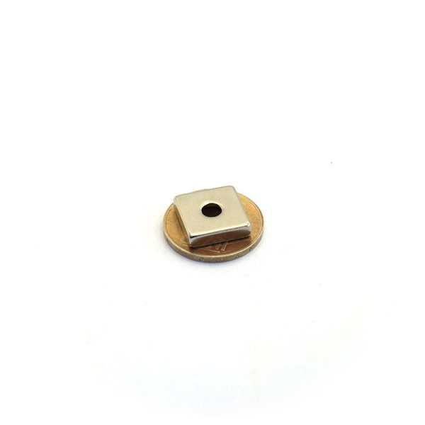 Magnet neodim bloc 15 x 15 x 4 mm cu gaura îngropată D4,5 D9,6 - N35 peste moneda spate