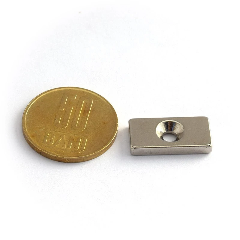 Magnet neodim bloc 20 x 10 x 5 mm cu gaura ingropata D4,5 D9,46 - N42 moneda