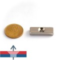 Неодимов магнит блок 30 x 10 x 5 мм с потопена дупка D4,2 D8,6 - N40 с намагнитване