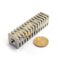 Неодимов магнит блок 20 x 20 x 4 мм с потопена дупка D4,5 D9,6 - N35 комплект