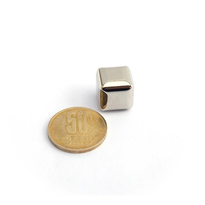 Magnet neodim cub 15 mm - r4 cu moneda