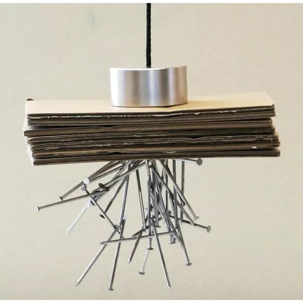 Magnet neodim inel 60 x 06 x 30 mm distanța între cuie și magnet este de peste 40 mm