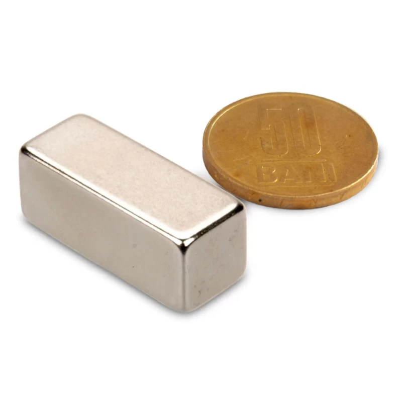 Magnet neodim bloc 30 x 12 x 12 mm cu moneda de 50 bani