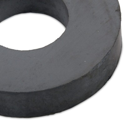 Magnet ferită inel 72 x 32 x 15 mm detaliu