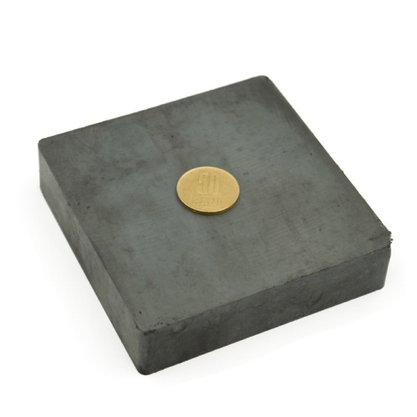 Magnet ferită bloc 100 x 100 x 25 mm cu 50 bani