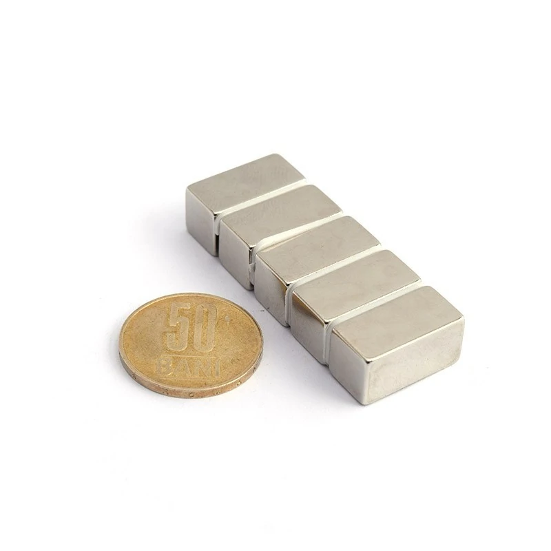 Magnet neodim bloc 20 x 10 x 10 mm - grup cu moneda de 50 bani