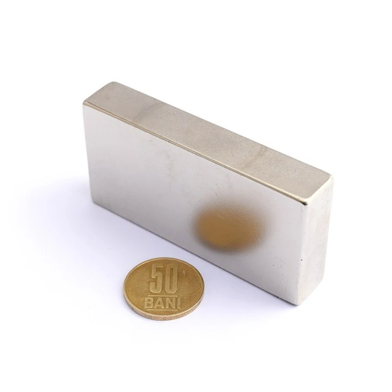 Magnet neodim bloc 80 x 40 x 15 mm orizontal cu 50 bani