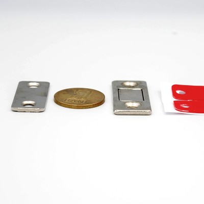Închizător magnetic ultra subțire din oțel pt. uși de mobilier 41 x 17 x 2,3 compară grosimea