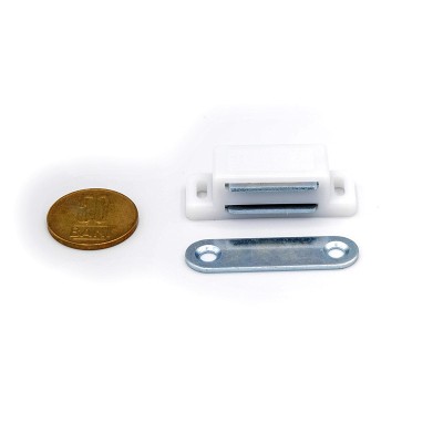 Închizător magnetic din plastic pt. uși de mobilier 45,5 x 15 x 14 cu moneda de 50 bani