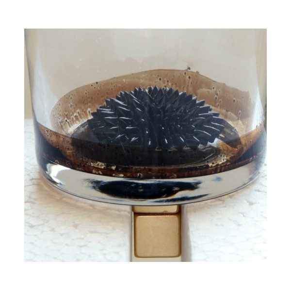 Ferofluid - sub influența câmpului magnetic - 2